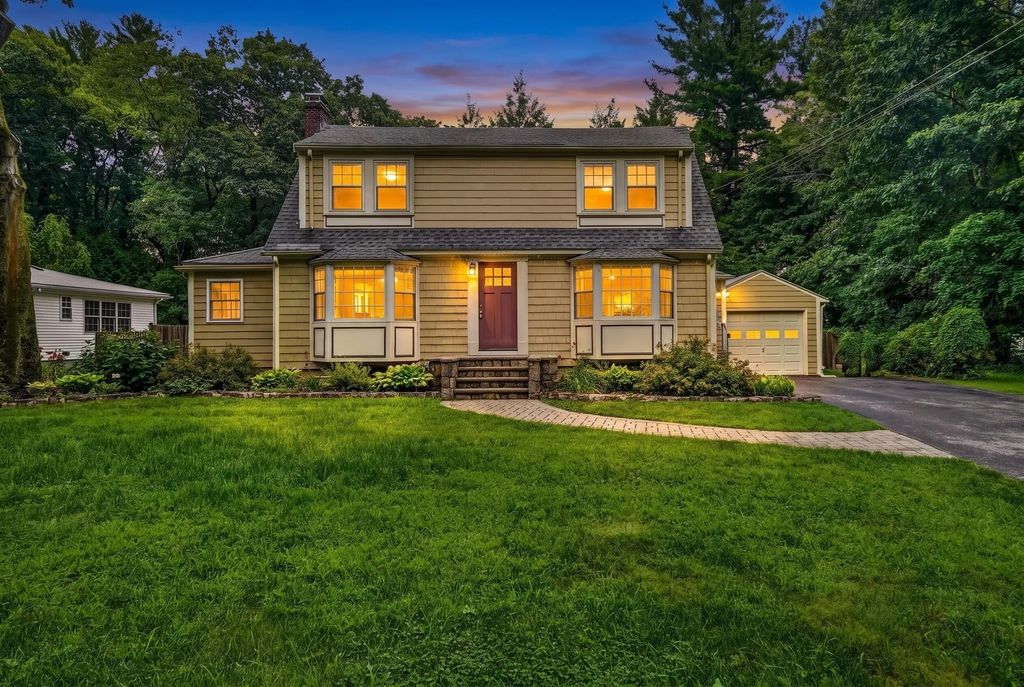 200 South Rd, Bedford