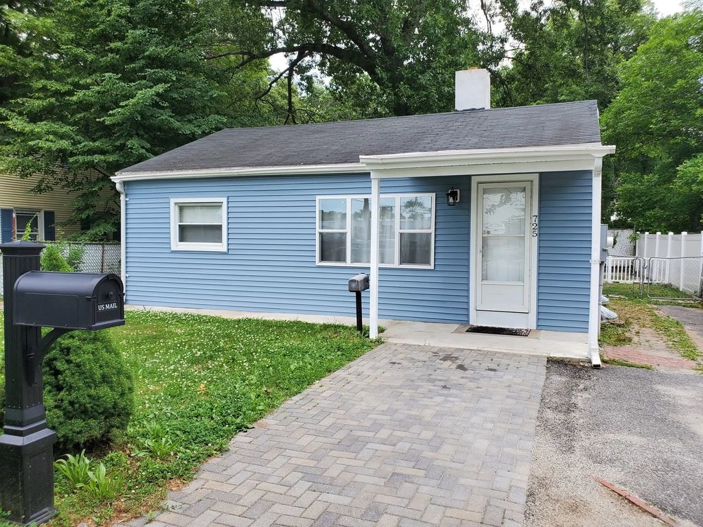 725 Bay St, Springfield