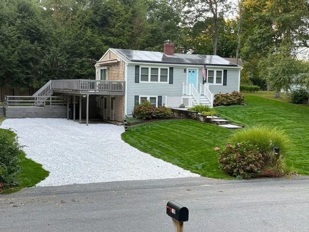 132 Harbor Hills Road, Barnstable