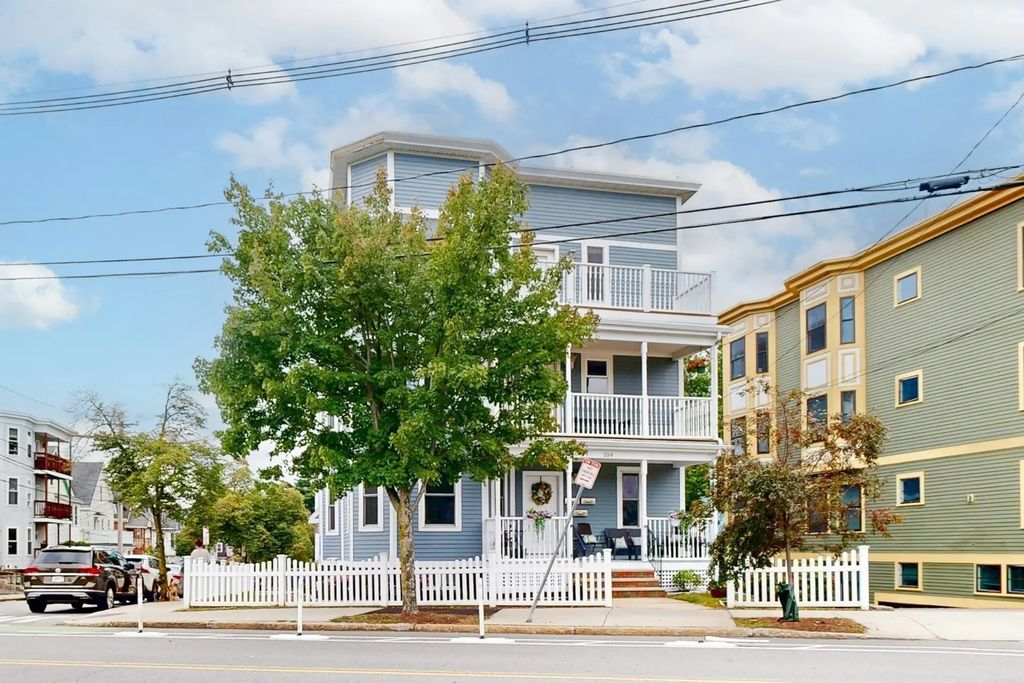 104 Holland St. #1, Somerville