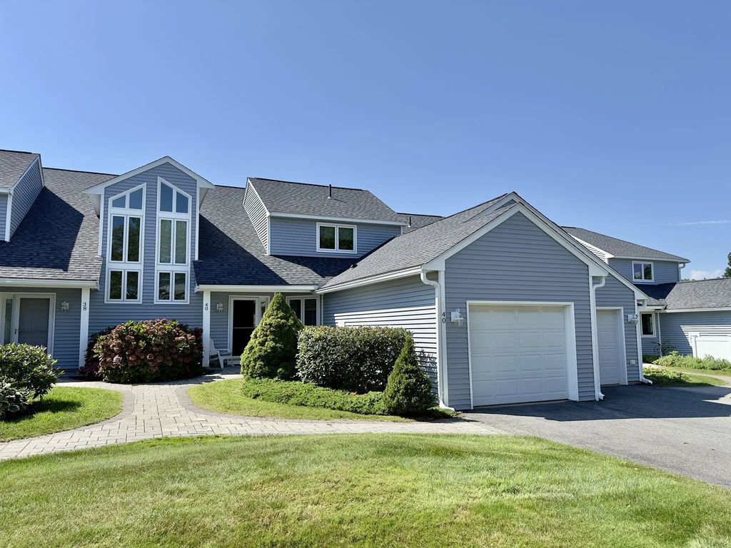 40 Fairway Dr #40, Plymouth