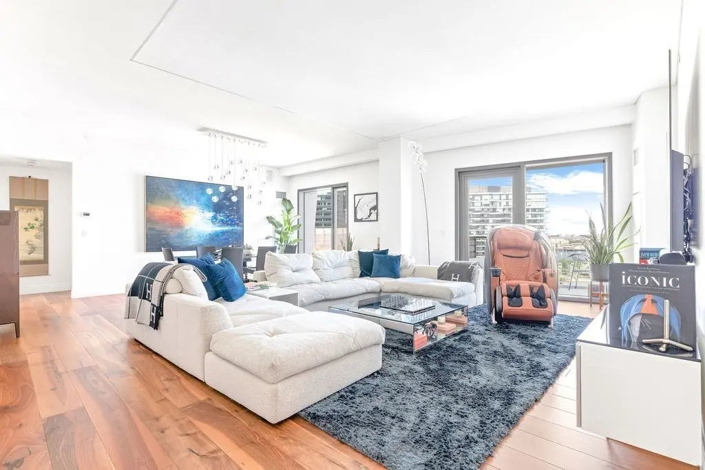 300 Pier 4 Blvd #8a, Boston