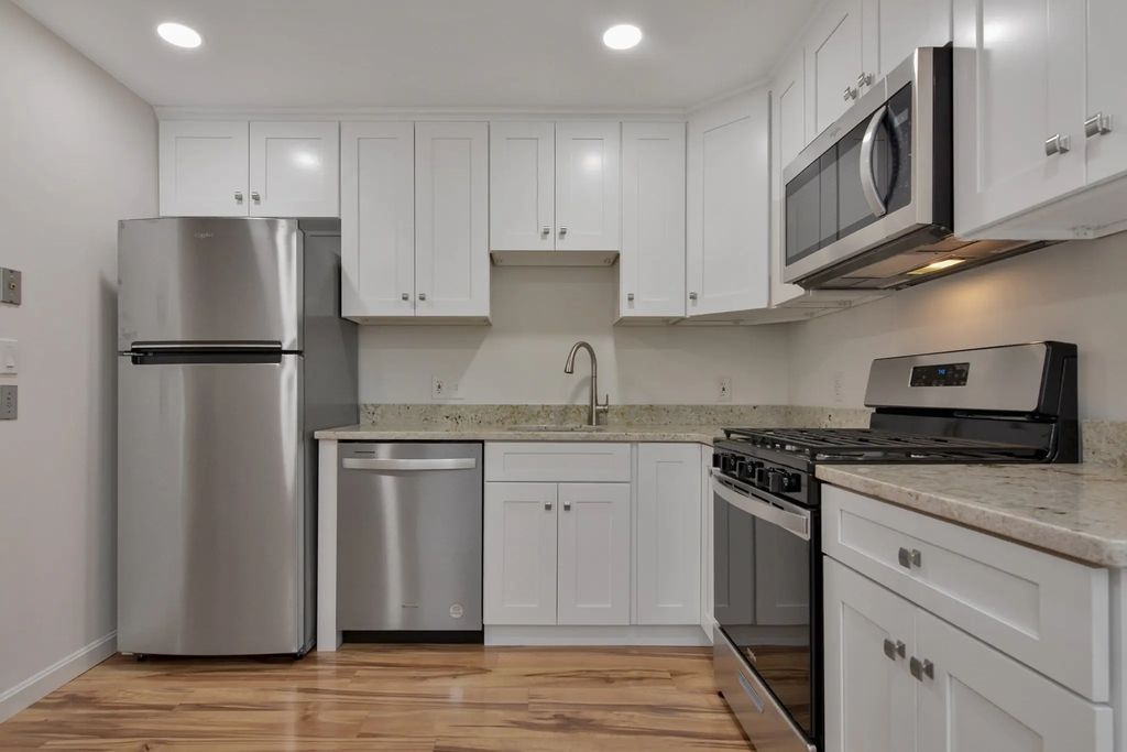 28 Fernview Avenue #9, North Andover