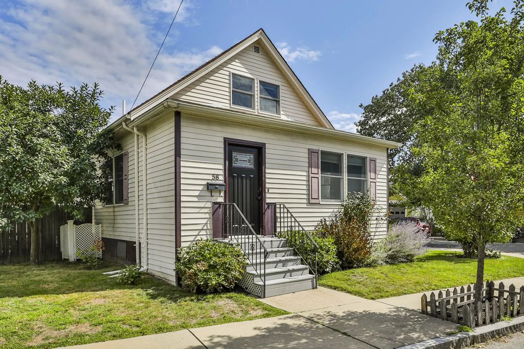 58 Charnwood Rd, Medford
