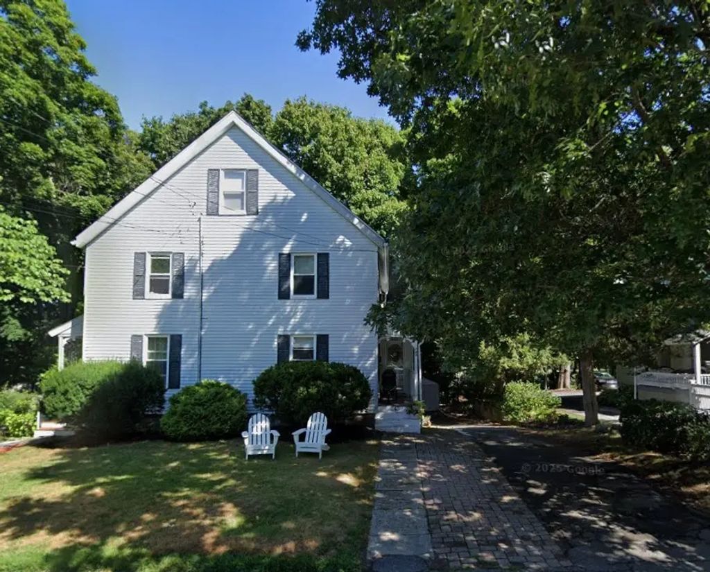 243 Walnut St #243, Wellesley