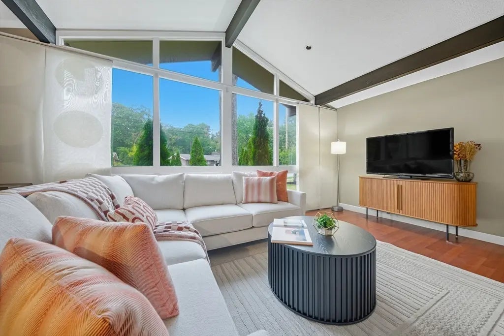 7 Timberhill Ln, Lynnfield