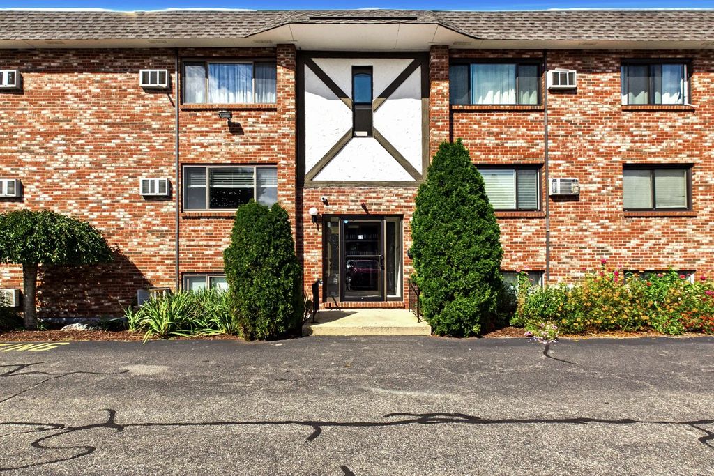 33 Mccormick Ter #39, Stoughton
