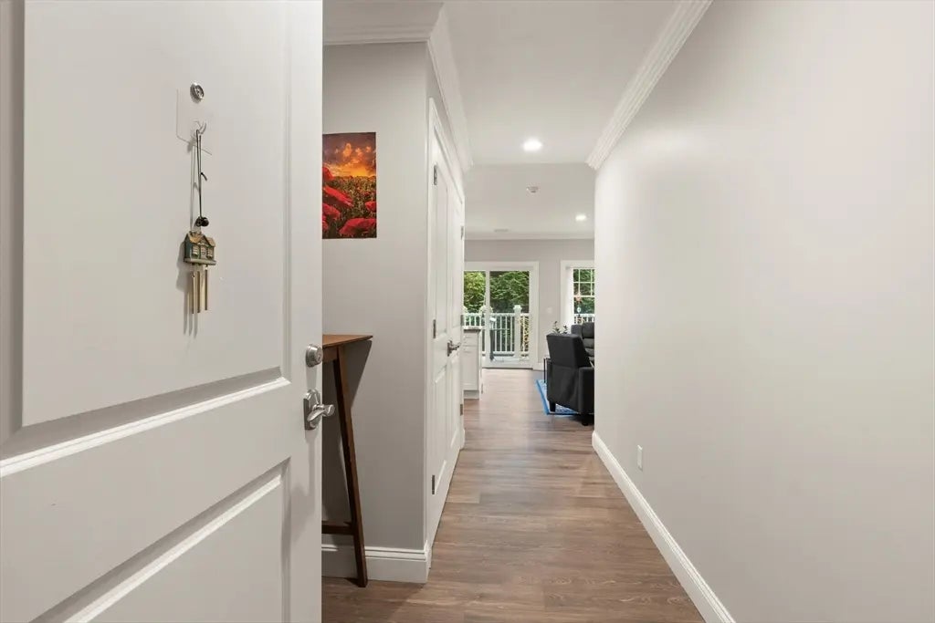 181 South Franklin St. #102, Holbrook