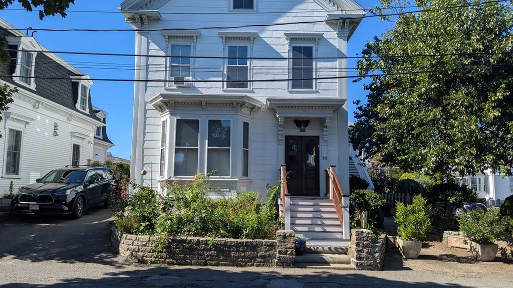 14 Center #e, Provincetown
