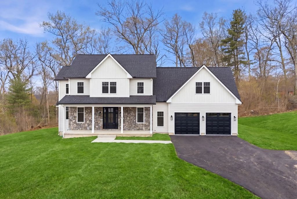 49 Balsam Hill Rd, Ludlow