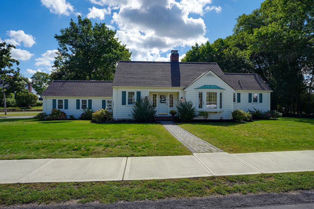122 Maple Street, Norwood