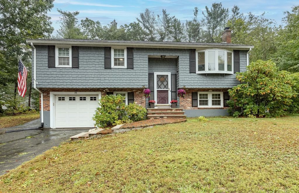 191 Cynthia Dr, Raynham