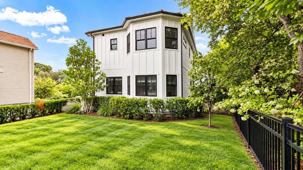 148 Pine St, Newton