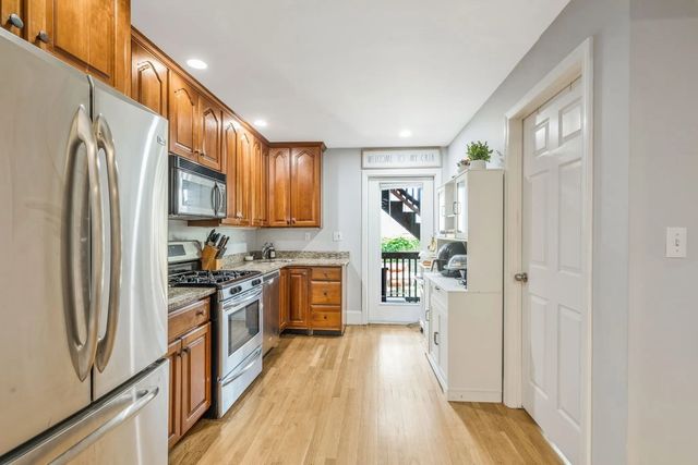 129 M St #1, Boston