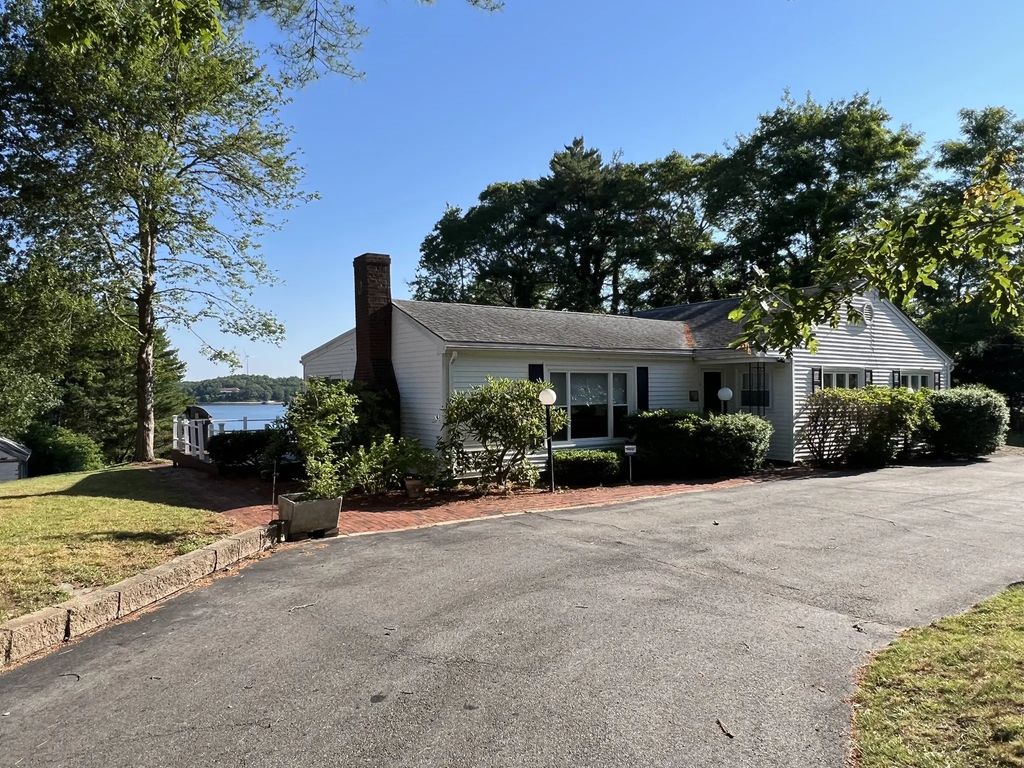 1 Kerna Dr, Bourne