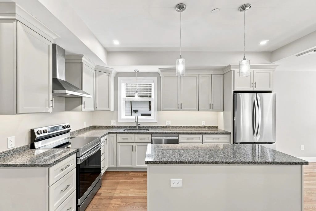 517 E 3rd #1, Boston