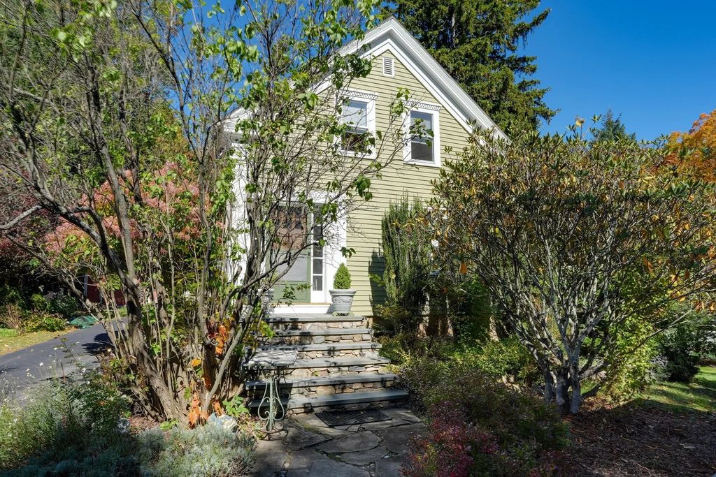 151 Southville Rd, Southborough