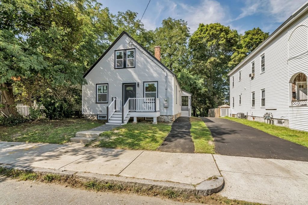 197 Oakland Ave, Methuen
