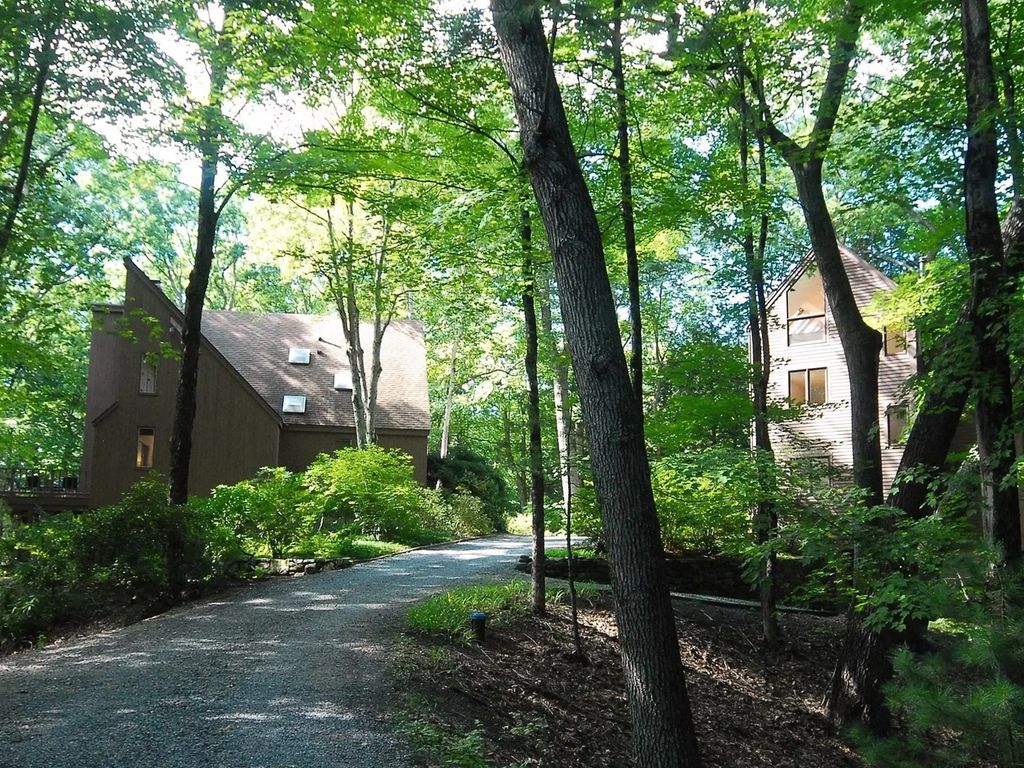 111 South Great Rd, Lincoln