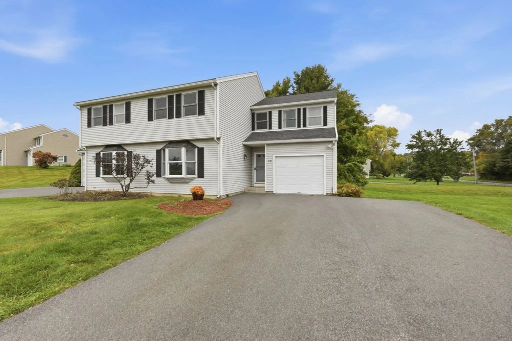 6 Boynton Road #b, Deerfield