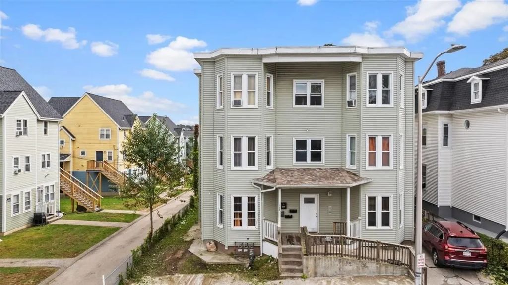 128 Beacon St, Worcester