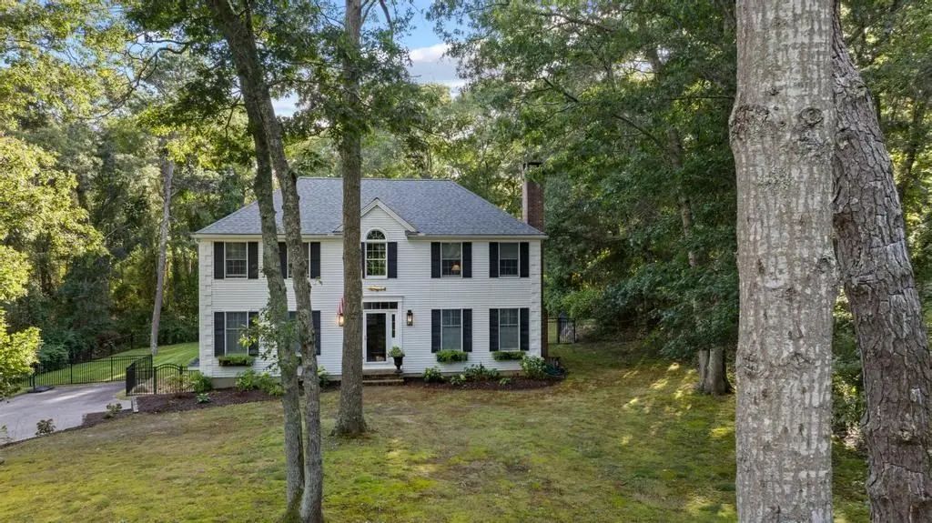 31 Village, Sandwich