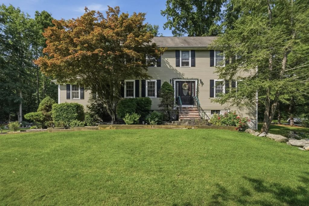 301 Winch St, Framingham
