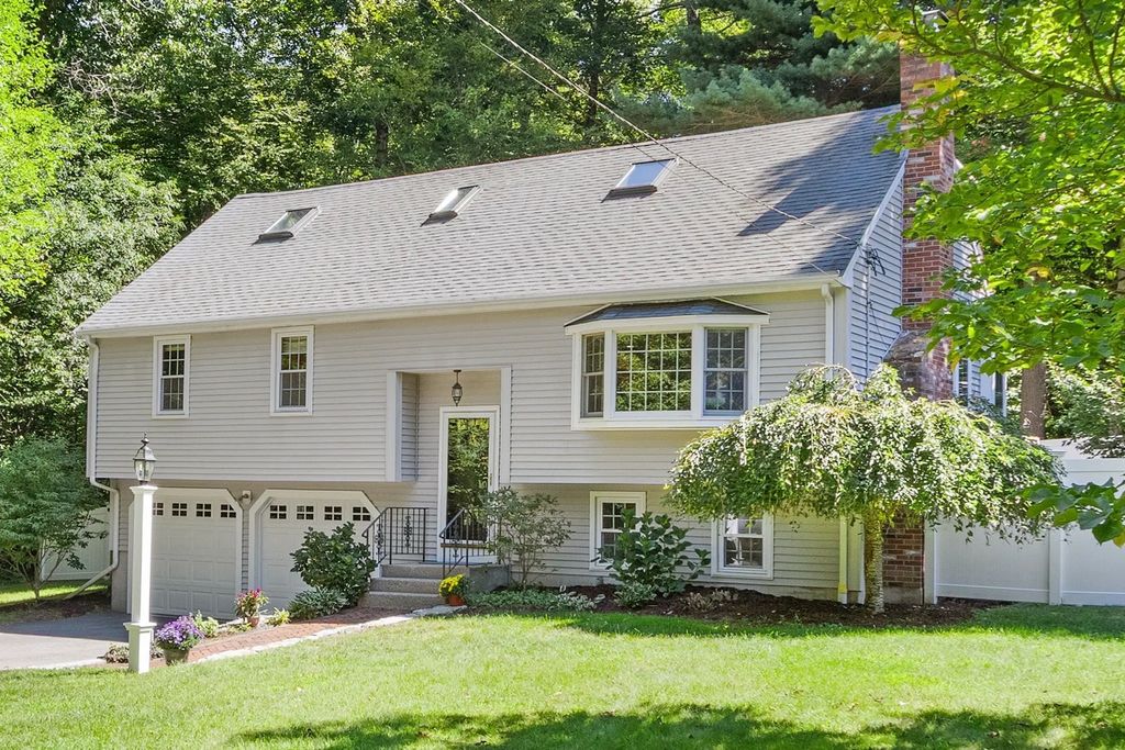 13 Annabel Ln, Franklin