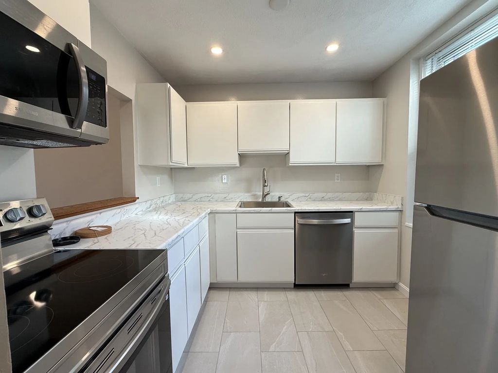 88 Gordon Street #304, Boston