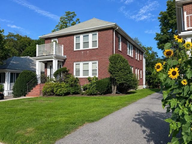 166-168 East Side Pkwy, Newton