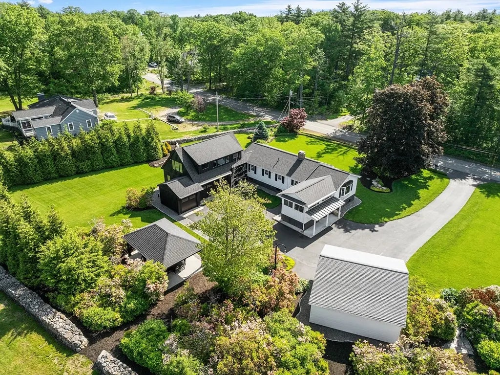 481 W Townsend Rd, Lunenburg