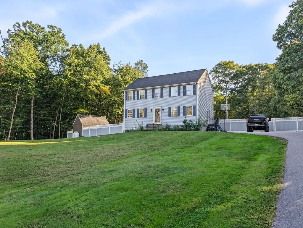34 Conservation Dr, Douglas