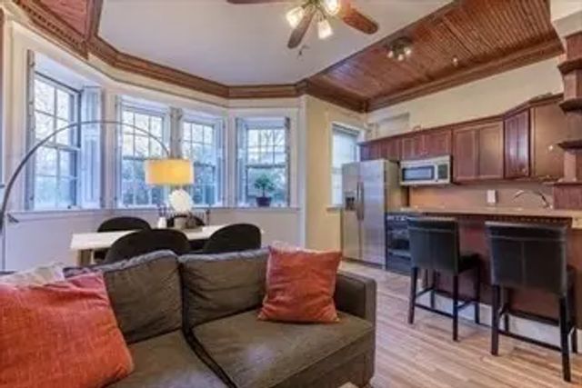 250 Commonwealth Ave #22, Boston