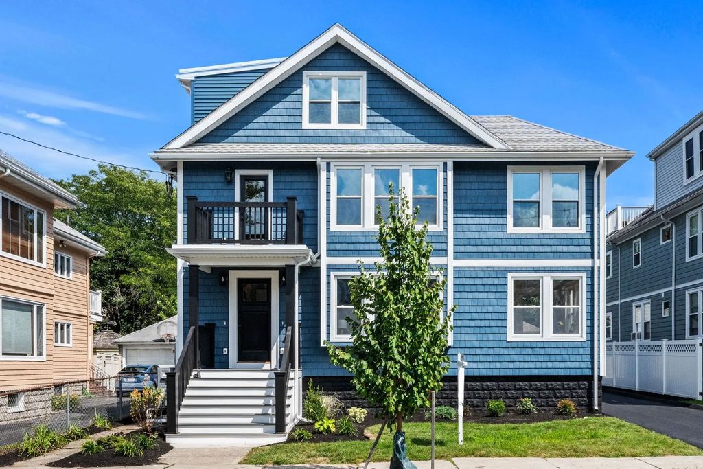 31-33 Pondview Road #31, Arlington