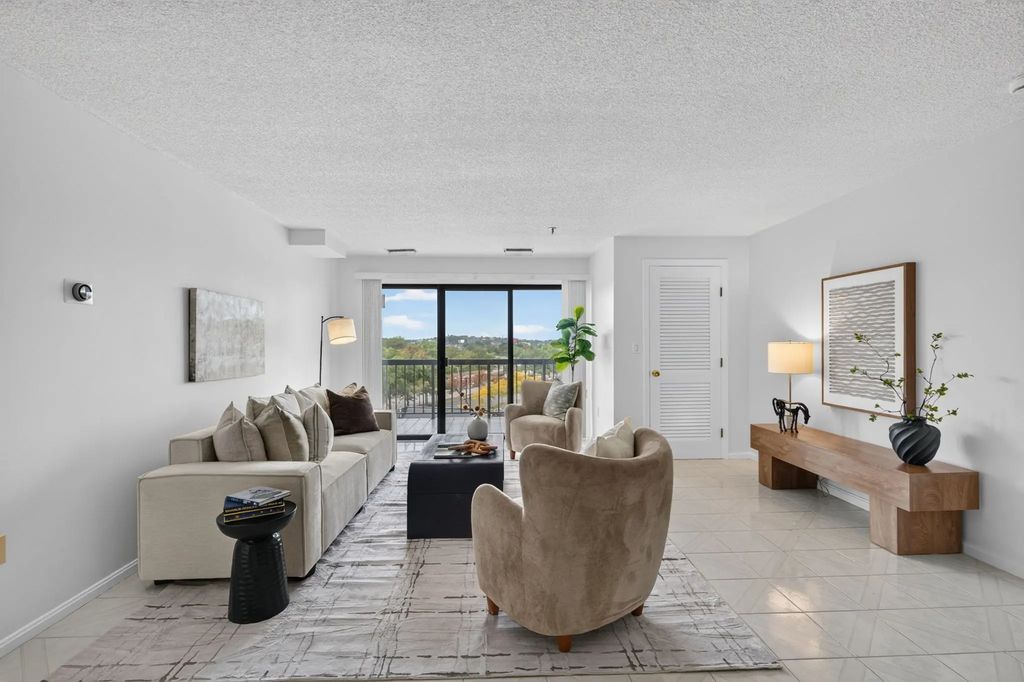 3920 Mystic Valley Pkwy #522, Medford