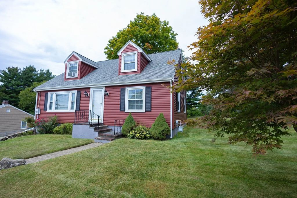 351 Elm St, Marlborough
