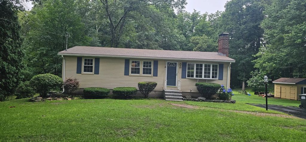53 H Putnam Rd, Charlton