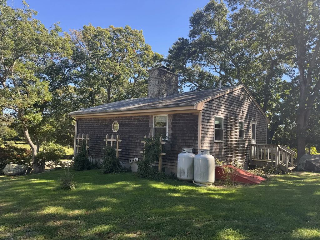 127a Brayton Point Road, Westport