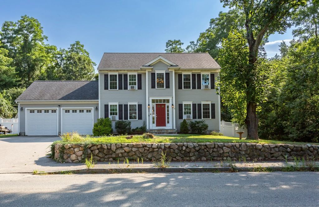 590 Front St, Marion