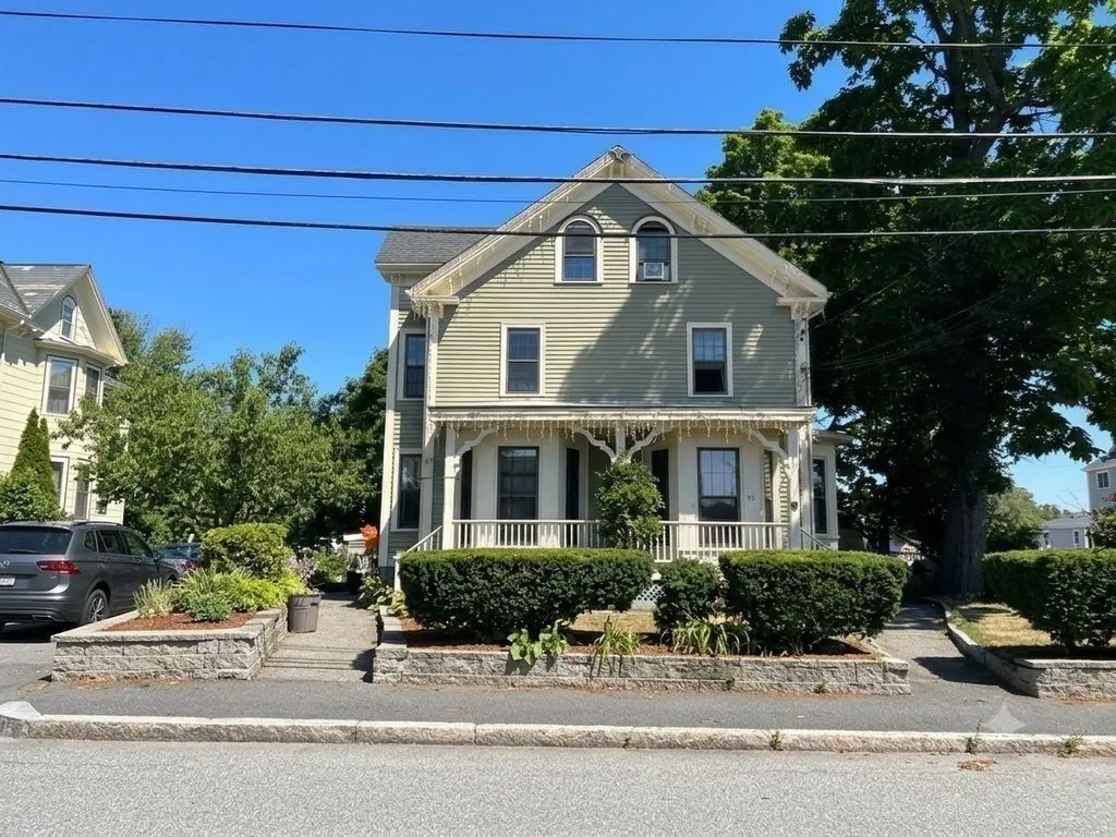 97-2 Court St #2, Newton