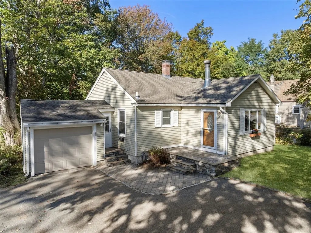 1018 Main St, Leominster