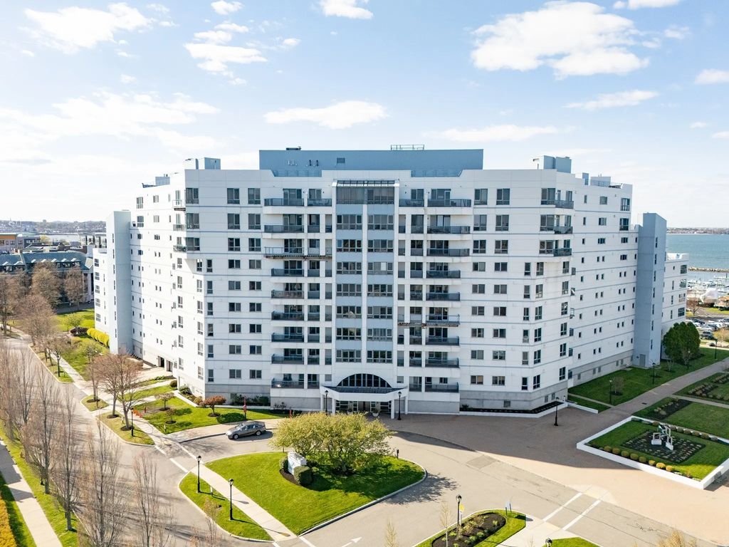 2001 Marina Dr #312, Quincy