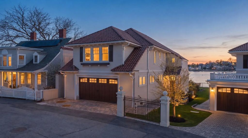 19 Lincoln House Point #19, Swampscott