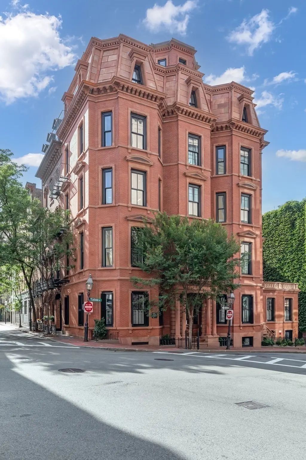 57 Hancock St, Boston