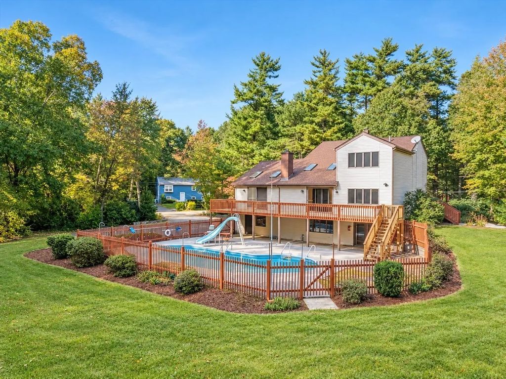 55 Hill St, Lakeville