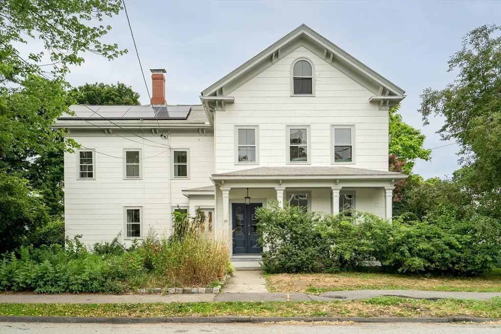 39 Green St, Watertown