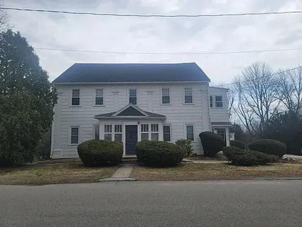45 Main Street #b, Charlton