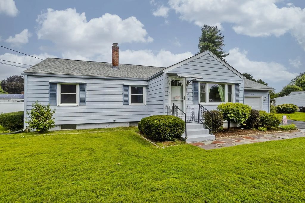 41 Dartmouth St, Agawam