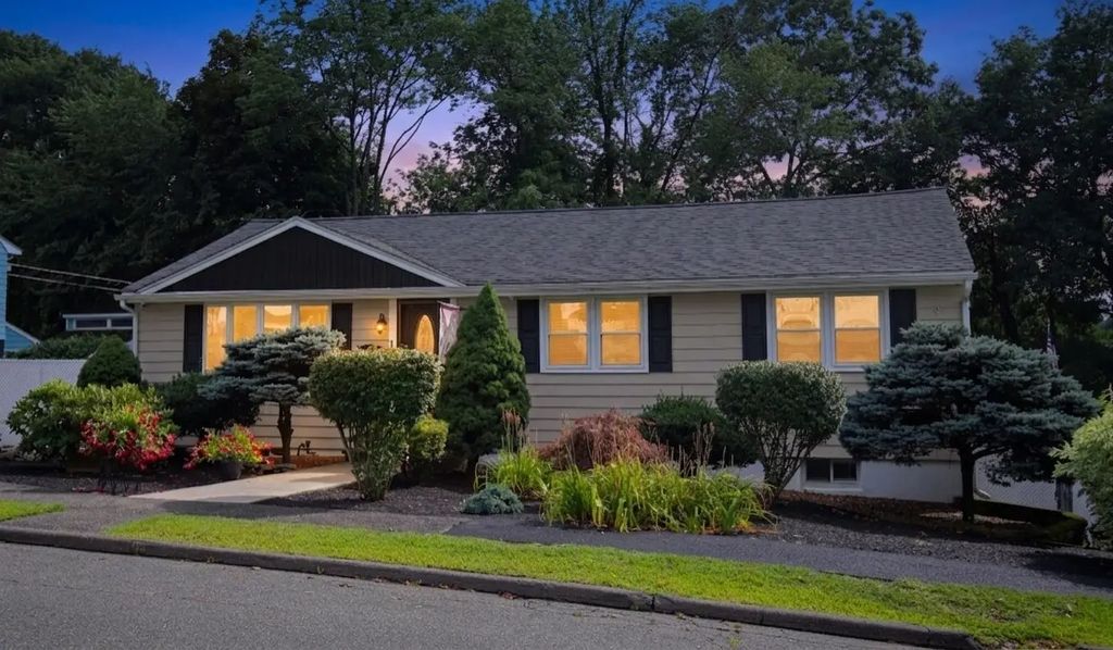 1 Biscayne Ave., Saugus