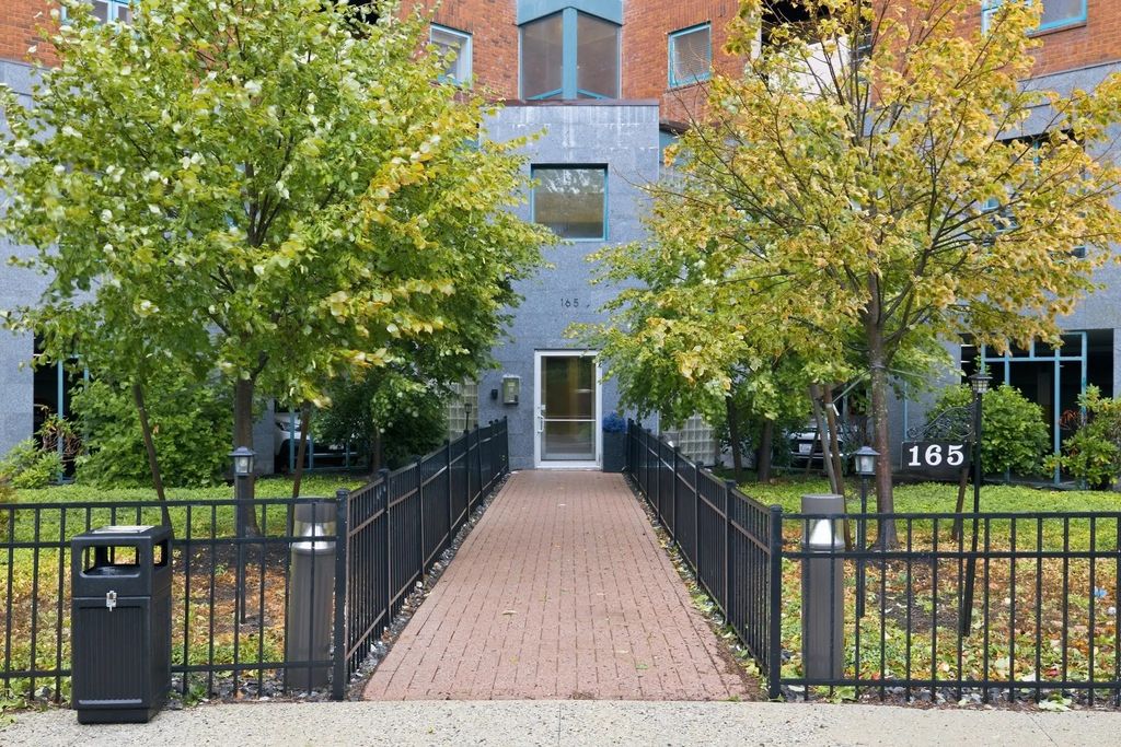 165 Cottage St #207, Chelsea
